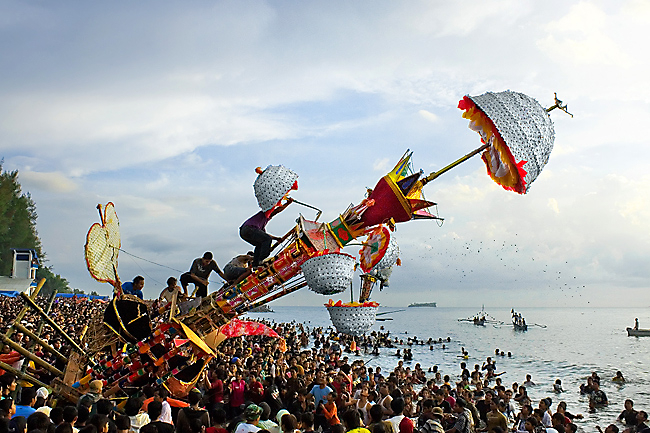 Tradisi Unik Dari Berbagai Daerah Di Indonesia