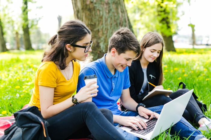 Ragam Kehidupan Modern Yang Semakin Dinamis Di Era Digital
